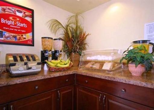 фото отеля Econo Lodge Maingate Central
