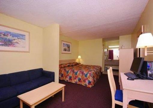 фото отеля Econo Lodge Maingate Central