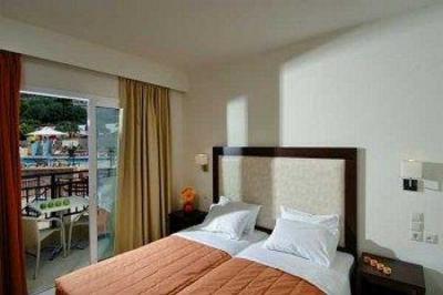 фото отеля Rainbow Apartments Stalis