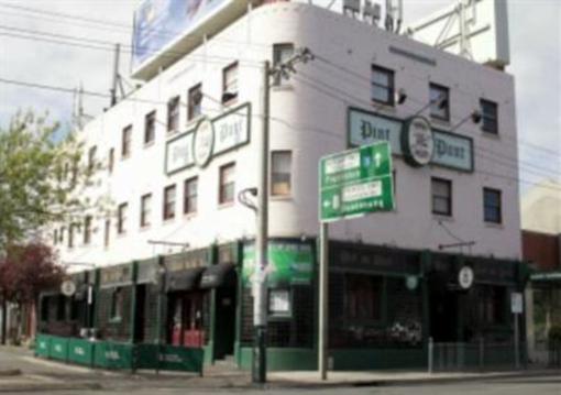 фото отеля Pint On Punt Hostel Melbourne