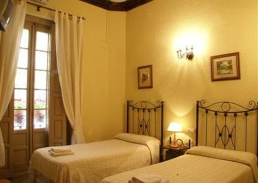 фото отеля Hostal Van Gogh