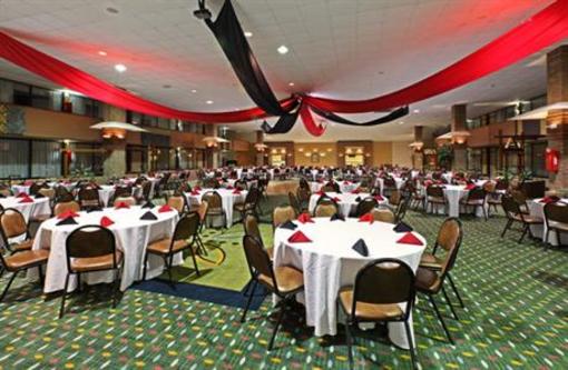 фото отеля FairBridge Inns & Suites