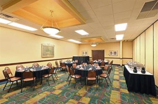 фото отеля FairBridge Inns & Suites