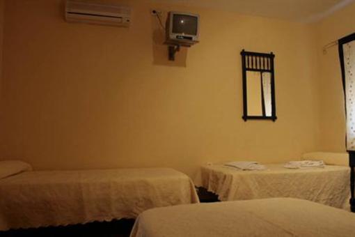 фото отеля Hostal El Alfarero Merida (Spain)