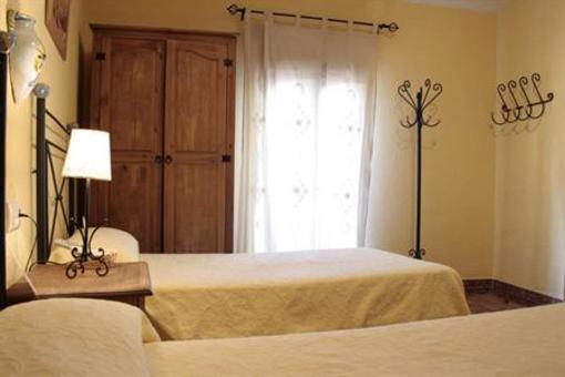 фото отеля Hostal El Alfarero Merida (Spain)