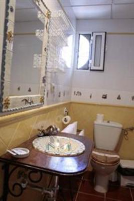 фото отеля Hostal El Alfarero Merida (Spain)