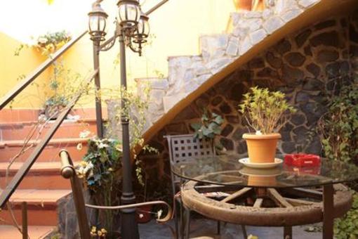 фото отеля Hostal El Alfarero Merida (Spain)