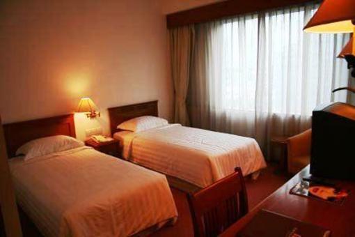 фото отеля Twin Plaza Hotel Jakarta