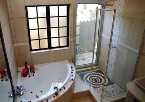 фото отеля Waterfalls Boutique Hotel