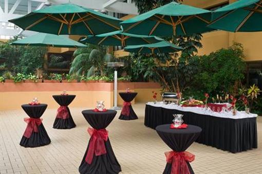 фото отеля Hotel Elegante Conference & Event Center