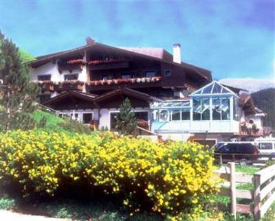 фото отеля Familien- & Sporthotel Hoehlenstein