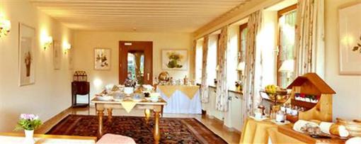 фото отеля Hotel Sonnenberg Hinterzarten