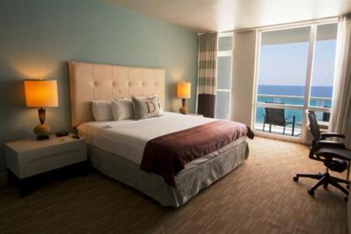 фото отеля Deauville Beach Resort