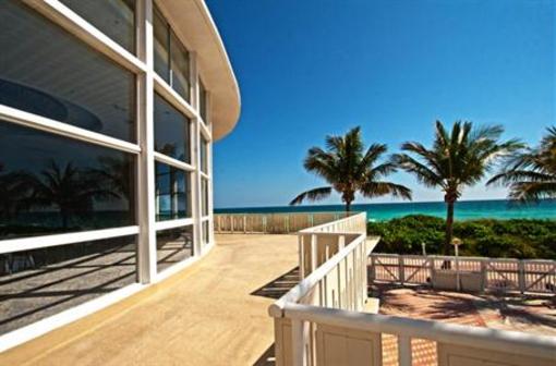 фото отеля Deauville Beach Resort