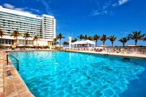 фото отеля Deauville Beach Resort