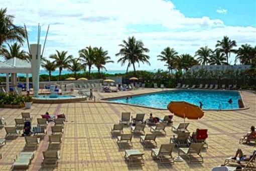 фото отеля Deauville Beach Resort