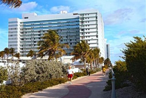 фото отеля Deauville Beach Resort