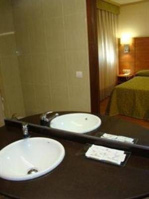 фото отеля Hotel Avenida Zaragoza