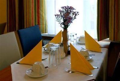 фото отеля Suite Hotel 200m zum Prater