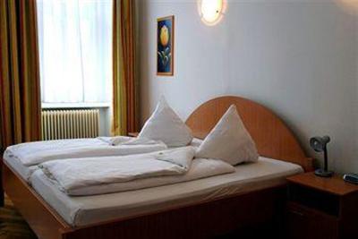 фото отеля Suite Hotel 200m zum Prater