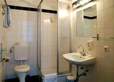 фото отеля Suite Hotel 200m zum Prater