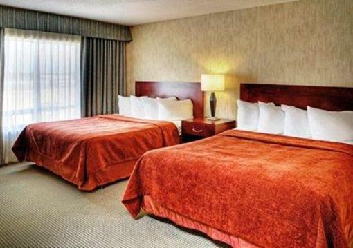 фото отеля Quality Suites Laval