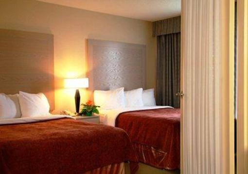 фото отеля Quality Suites Laval