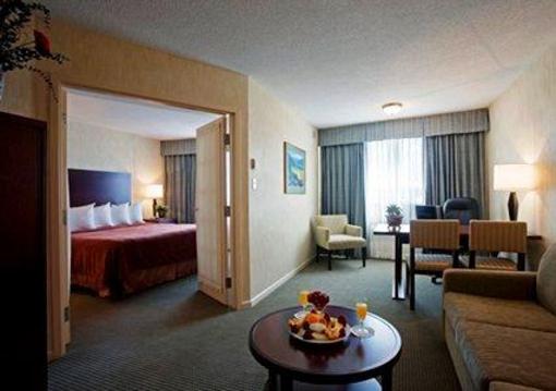 фото отеля Quality Suites Laval