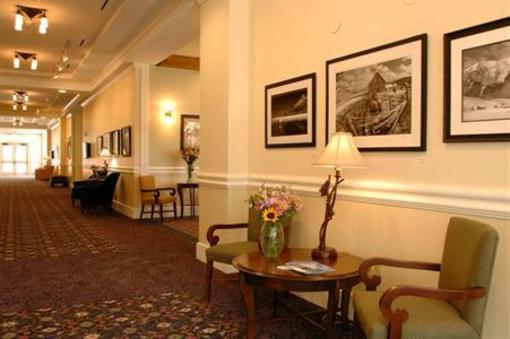фото отеля Lodge at Mountaineer Square