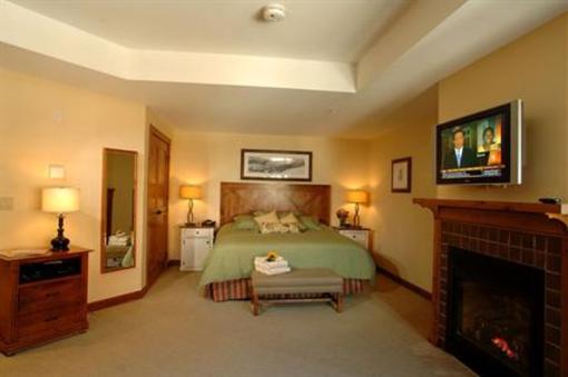 фото отеля Lodge at Mountaineer Square