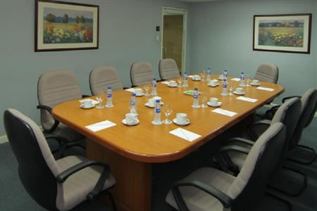 фото отеля Best Western Oxford Suites Makati