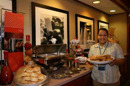 фото отеля Hampton Inn Elkton