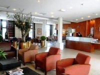 Kyriad Avignon Courtine Gare TGV Hotel