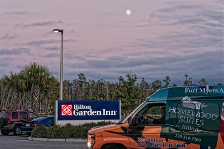 фото отеля Hilton Garden Inn Fort Myers Airport / FGCU