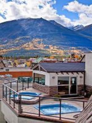 фото отеля Whistler's Inn Jasper