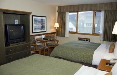 фото отеля Whistler's Inn Jasper