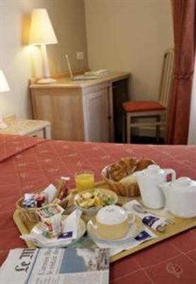 фото отеля Hotel Aux Sacres