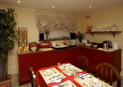 фото отеля Hotel Aux Sacres