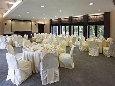 фото отеля Seasons Hotel At Tarudhan Valley Golf Resort
