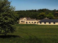 Peak Edge Hotel at the Red Lion