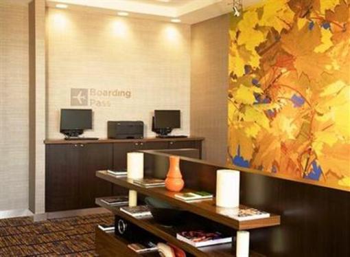 фото отеля Courtyard by Marriott Louisville Airport