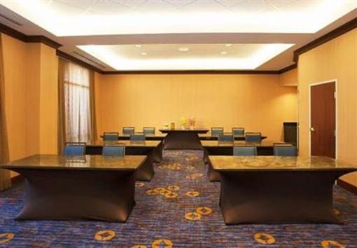 фото отеля Courtyard by Marriott Louisville Airport