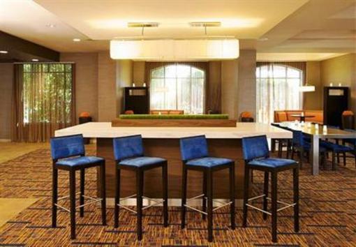 фото отеля Courtyard by Marriott Louisville Airport