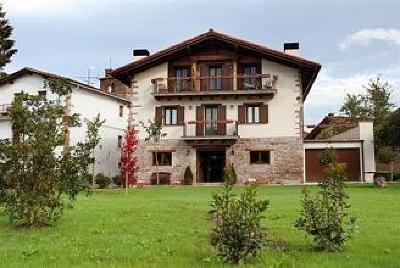 фото отеля Hotel Rural Iribarnia Lantz