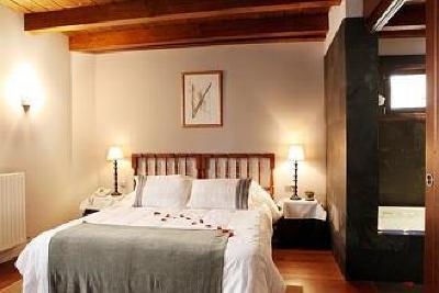 фото отеля Hotel Rural Iribarnia Lantz