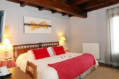 фото отеля Hotel Rural Iribarnia Lantz