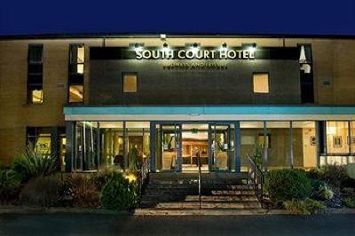 фото отеля South Court Hotel