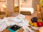 фото отеля South Court Hotel
