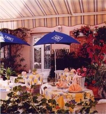 фото отеля Le Chatel Hotel-Restaurant
