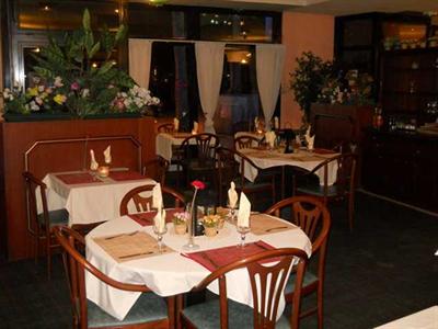 фото отеля Euro Hotel Sovereign Saint Denis